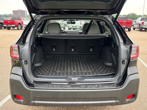 Used 2024 Subaru Outback Premium w/ Popular Package #1A AWD/4WD image 8