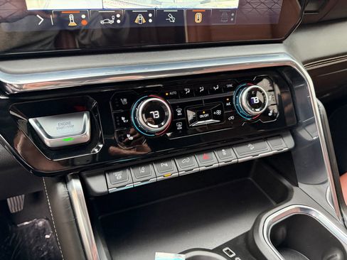 Used 2024 GMC Sierra 3500 Denali Ultimate image 30