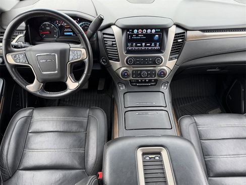 Used 2018 GMC Yukon XL Denali w/ Denali Ultimate Package image 12