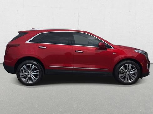 Used 2021 Cadillac XT5 Premium Luxury w/ LPO, Floor Liner Package AWD/4WD image 4