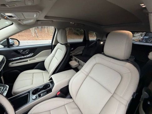 New 2026 Lincoln Corsair Premiere image 13