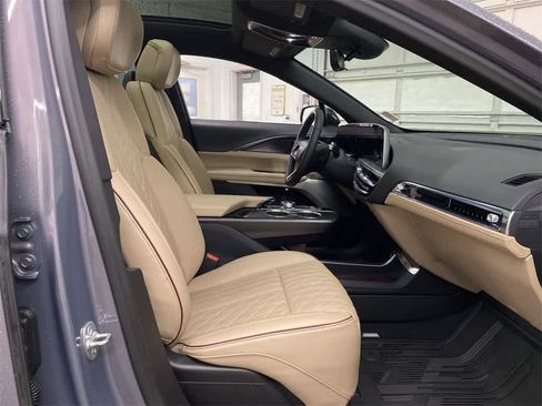 Certified 2025 Cadillac Lyriq Luxury w/ Nappa Leather Package image 19