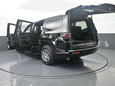 Used 2023 Jeep Wagoneer 4WD image 83