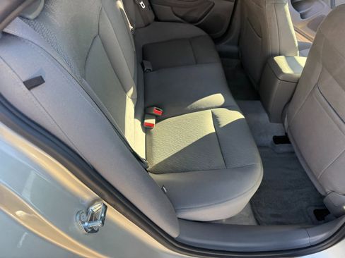 Used 2016 Chevrolet Malibu LS image 18