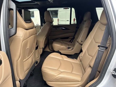 Used 2018 Cadillac Escalade Platinum image 13