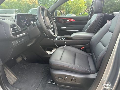 Used 2024 Chevrolet Traverse Z71 w/ Enhanced Driving Package AWD/4WD image 5