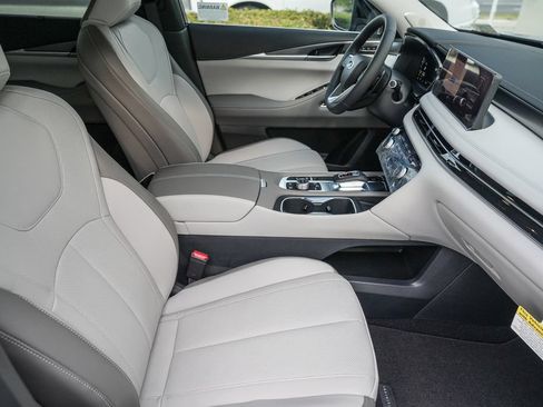 Certified 2026 INFINITI QX60 Luxe w/ Cargo Package FWD image 15