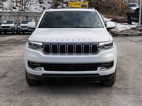 Used 2022 Jeep Wagoneer Series I w/ Premium Group I image 2