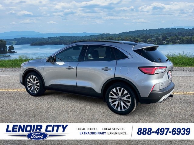 Certified 2022 Ford Escape Titanium w/ Class II Trailer Tow Package FWD image 5