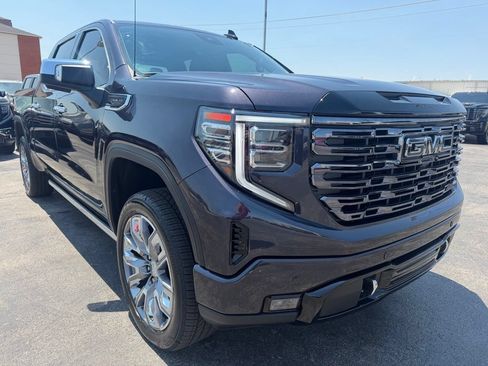 Used 2025 GMC Sierra 1500 Denali AWD/4WD image 5