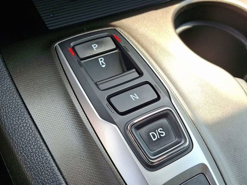 Used 2022 Honda Pilot TrailSport image 16