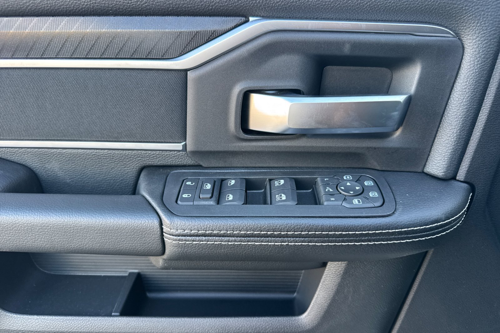 New 2027 RAM 3500 Big Horn AWD/4WD image 10