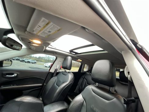 Used 2020 Jeep Compass Limited image 21