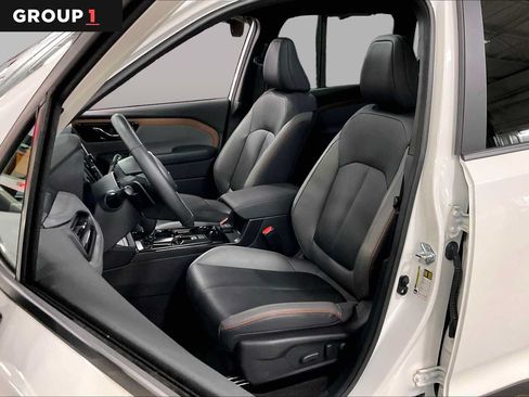 Used 2026 Subaru Forester Sport AWD/4WD image 8