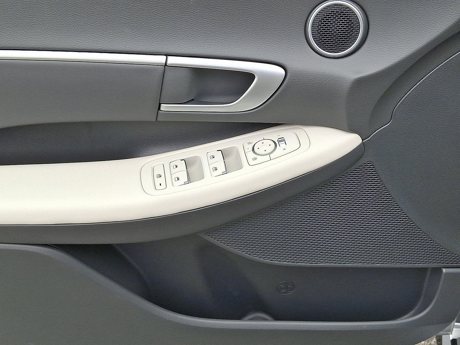 Certified 2025 Hyundai Sonata SEL FWD image 8