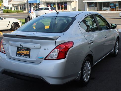 Used 2016 Nissan Versa SV image 3