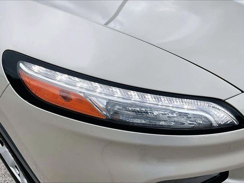 Used 2015 Jeep Cherokee Sport FWD image 28