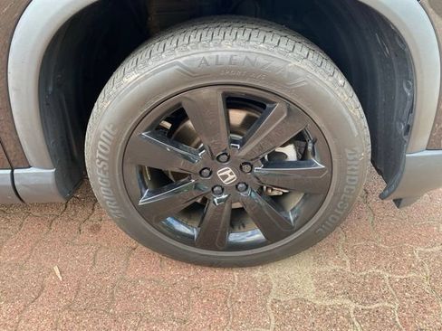 Used 2025 Honda Pilot Black Edition image 5