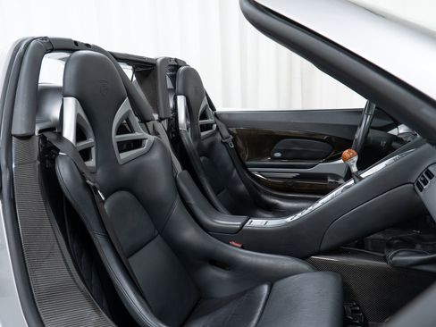 Used 2005 Porsche Carrera GT RWD image 41