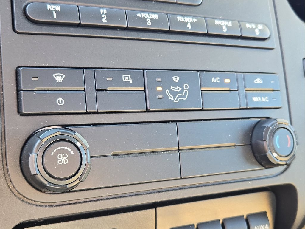 Used 2016 Ford F250 XL w/ Power Equipment Group AWD/4WD image 18