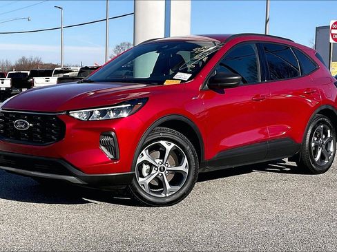 Used 2025 Ford Escape ST-Line image 3