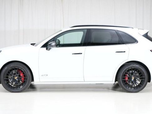 Used 2021 Porsche Cayenne GTS image 2