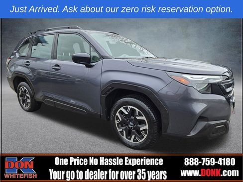 Used 2025 Subaru Forester Base image 1