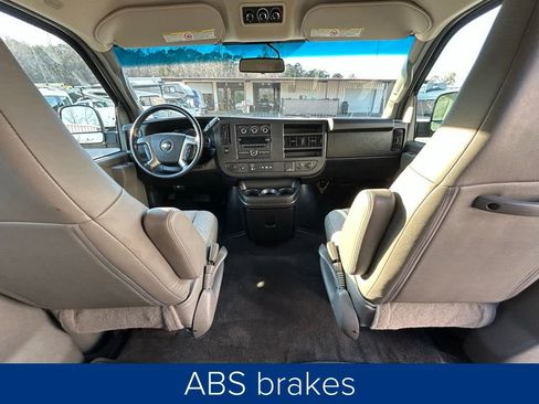 Used 2017 Chevrolet Express 3500 LT w/ LT Preferred Equipment Group image 21
