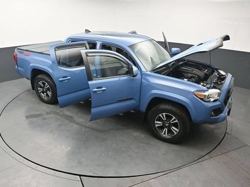 Used 2019 Toyota Tacoma TRD Sport AWD/4WD image 46