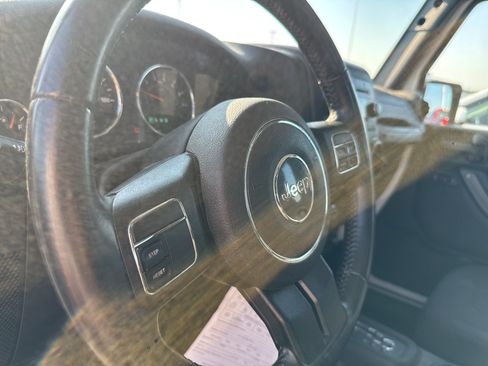 Used 2017 Jeep Wrangler Sport w/ Quick Order Package 24S AWD/4WD image 14
