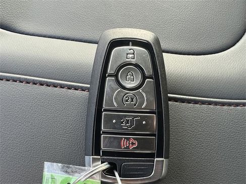 New 2025 Ford Expedition Active image 21