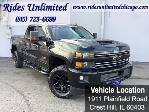 Used 2017 Chevrolet Silverado 2500 LT w/ Midnight Edition AWD/4WD image 10