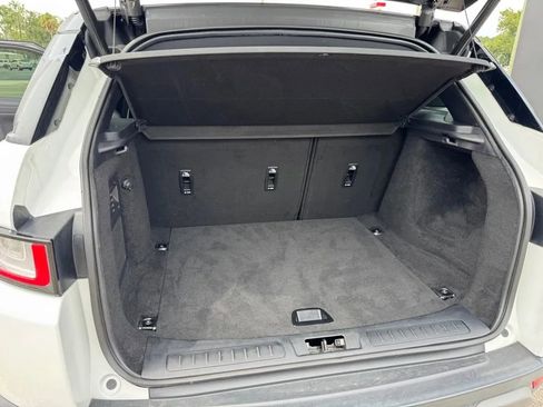 Used 2017 Land Rover Range Rover Evoque SE Premium image 11