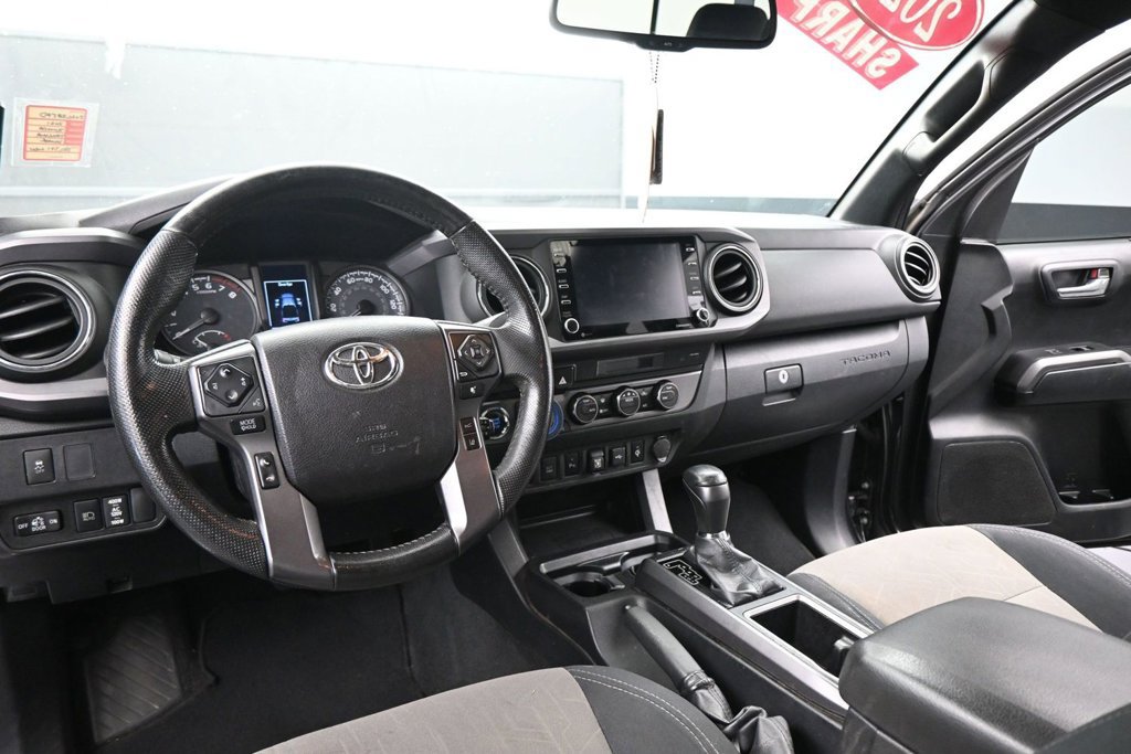Used 2021 Toyota Tacoma TRD Sport w/ Technology Package RWD image 9