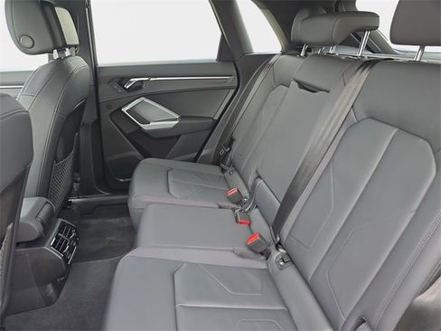 Used 2025 Audi Q3 2.0T Premium w/ Convenience Package image 17