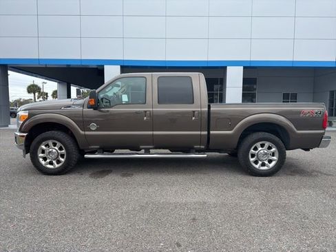 Used 2016 Ford F250 Lariat w/ Lariat Interior Package image 5