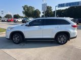 Used 2019 Toyota Highlander XLE image 3