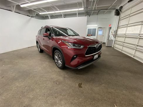 Used 2020 Toyota Highlander Platinum image 8
