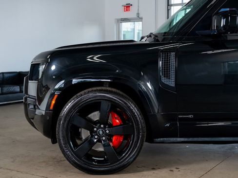 Used 2023 Land Rover Defender 110 X image 9