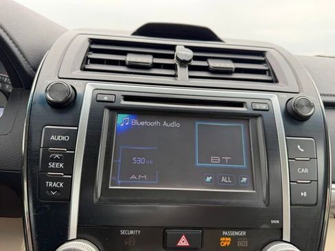 Used 2013 Toyota Camry LE image 18