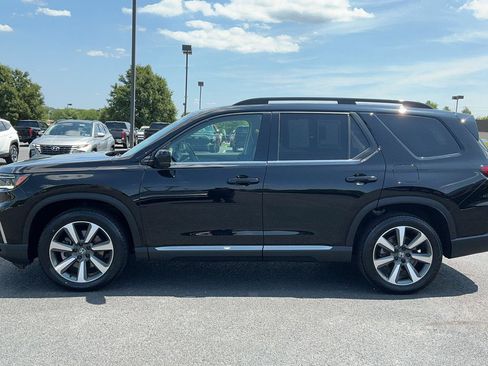 Used 2025 Honda Pilot Elite image 12
