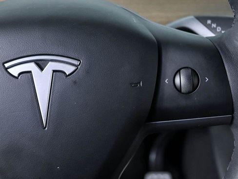 Used 2023 Tesla Model Y Performance AWD/4WD image 11