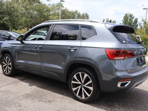 Certified 2023 Volkswagen Taos SE FWD image 7