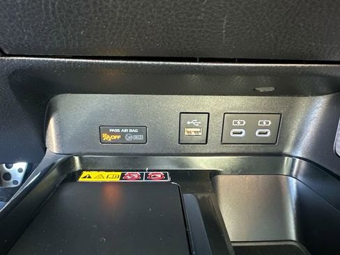 Used 2025 Toyota Camry SE FWD image 39