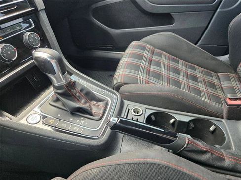 Used 2019 Volkswagen Golf 4-Door FWD image 14