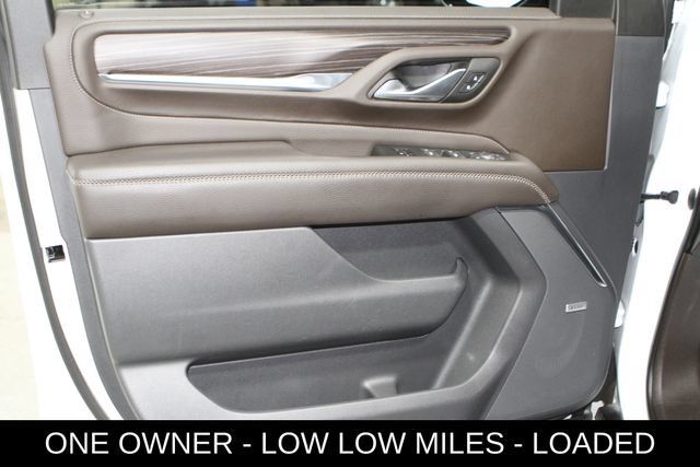 Used 2022 GMC Yukon XL Denali AWD/4WD image 13