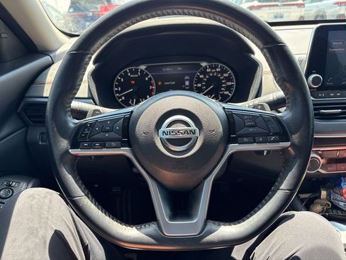 Used 2019 Nissan Altima 2.5 SR FWD image 2