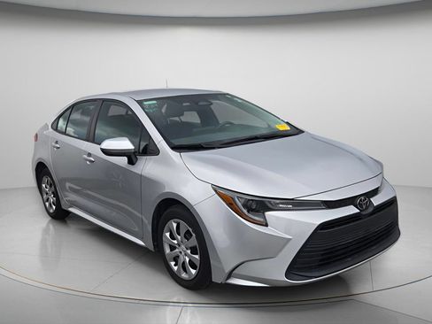 Used 2024 Toyota Corolla LE FWD image 4