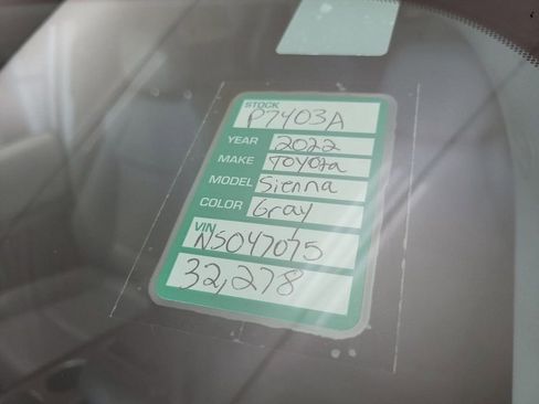 Used 2022 Toyota Sienna XLE w/ XLE Plus Package image 23