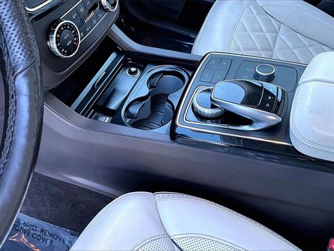 Used 2019 Mercedes-Benz GLS 550 4MATIC image 18